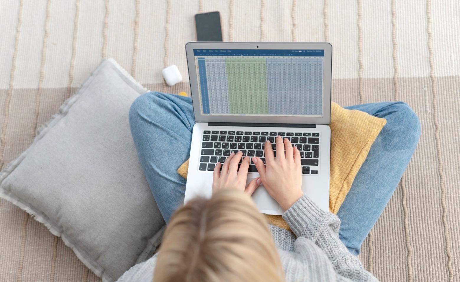 Visualización de presupuesto mensual y planificación financiera